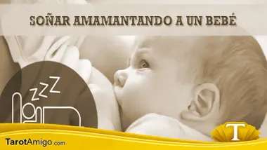 Mujer amamantando a bebé